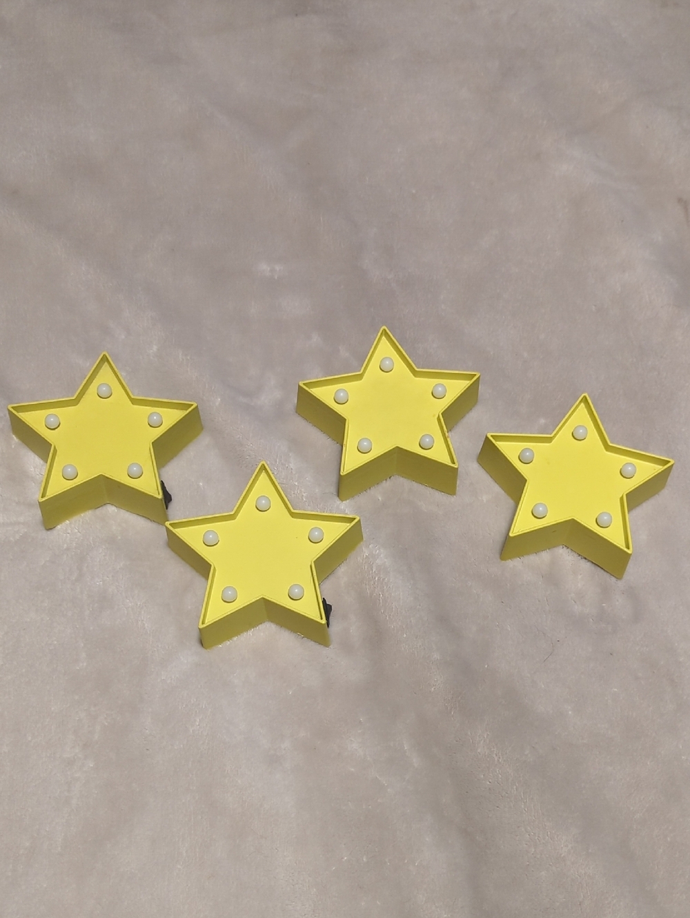 Set of 4 Yellow Star LED Clip Lights